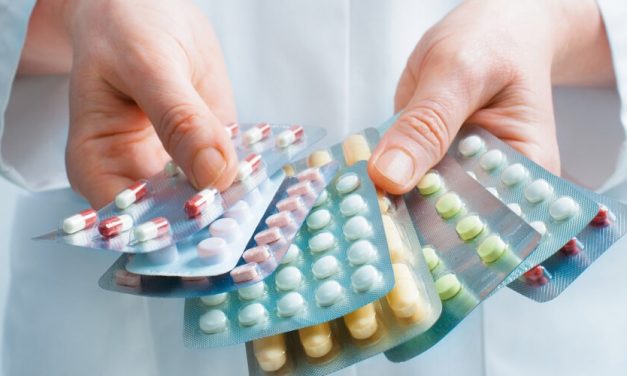 Aumentan las farmacias comunales en todo el país ante la escasez de medicinas