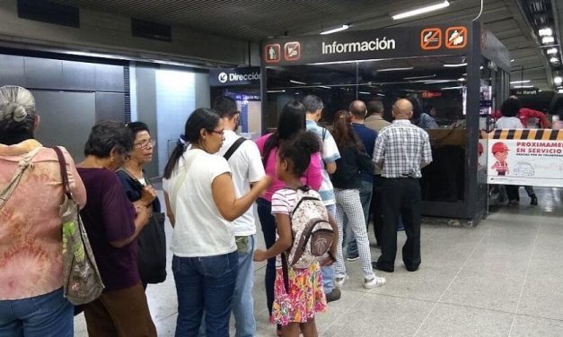 Torniquetes de estaciones del Metro de Caracas seguirán sin uso.