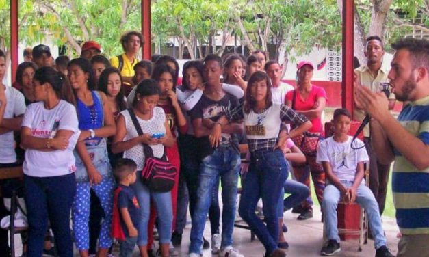 Juventud de Urdaneta realizó encuentro con estudiantes.