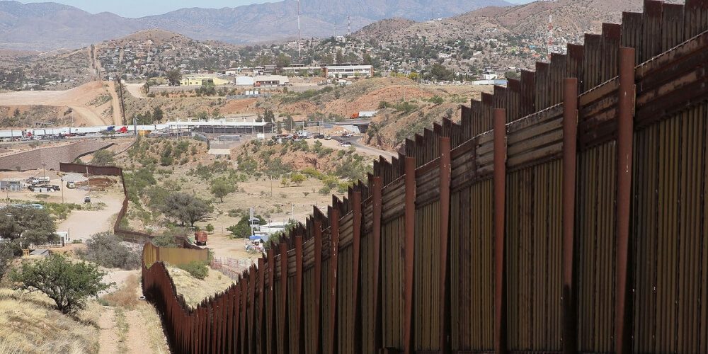 Mueren 7 migrantes al tratar pasar la frontera México-EEUU