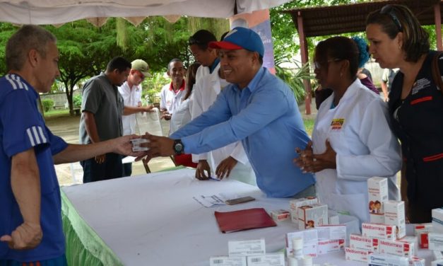 Reinauguran ambulatorio de la Cabrera y entregan medicinas en La Acequia