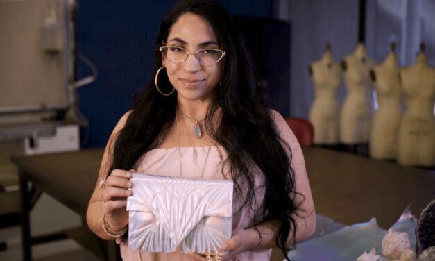 En Nueva York venezolana gana premio de diseño de bolsos