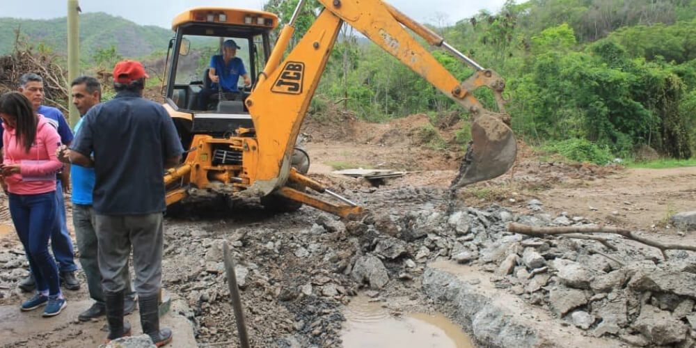 desplome-de-terreno-en-guarenas-noticias-nacionales-detienen-desplome-de-terreno-en-guarenas-noticias-nacionales-movidatuy.com