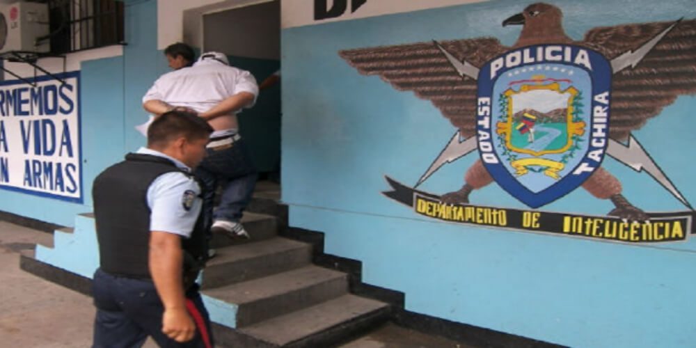 🔥 Presos dos oficiales de Politáchira por quitarle la vista a Rufo Chacón
