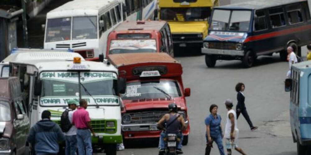 repartieron-aceites-de-motor-a-transportistas-de-Tuy-noticias-nacionales-repartieron-aceites-de-motor-a-transportistas-de-los-Valles-del-Tuy-noticias-regionales-movidatuy.com