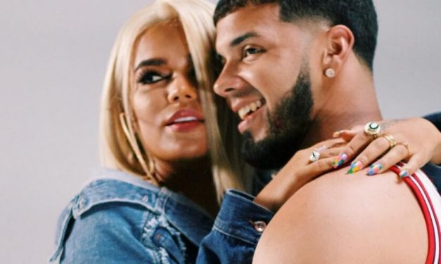 😮 VERGONZOSO: RAE corrige error ortográfico a Karol G y Anuel 😮