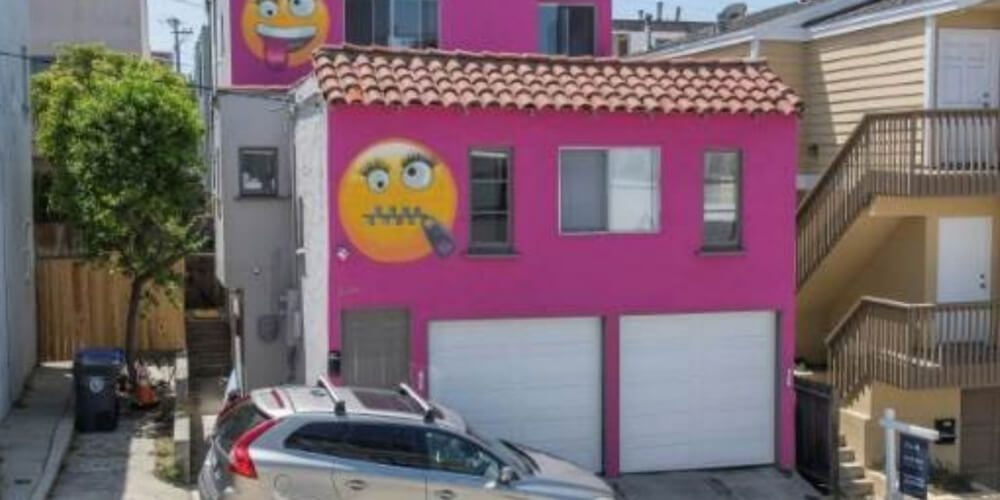 una-casa-decorada-con-emojis-fue-el-motivo-de-una-pelea-vecinos-movidatuy.com