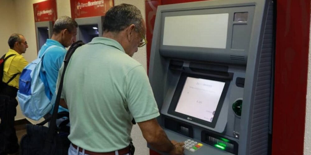 ✅ Banco Bicentenario incrementa retiros en cajeros automáticos a Bs 30 mil ✅