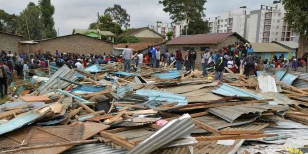 Nairobi-Siete-niños-muertos-y-57-heridos-dejan-derrumbe-en-una-escuela-accidente-movidatuy.com