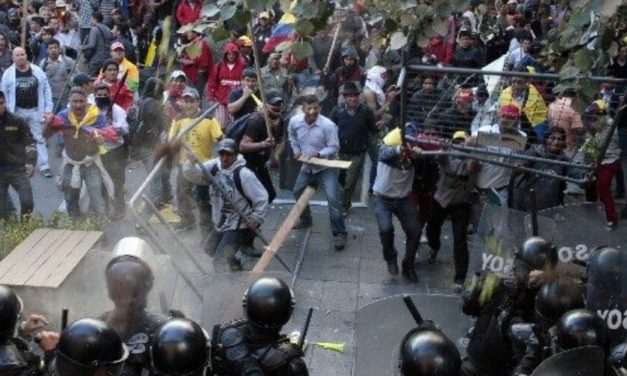 😮 Ecuador: Los indígenas toman la Asamblea Nacional 😮