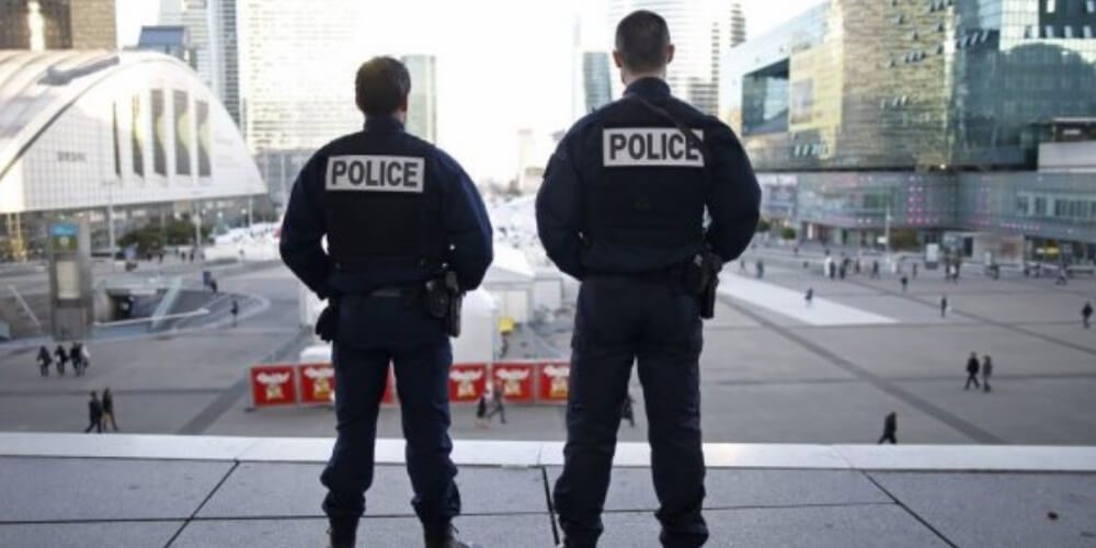 Homicida-Atacante-con-cuchillo-mata-a-4-policías-en-París-Homicidio-movidatuy.com