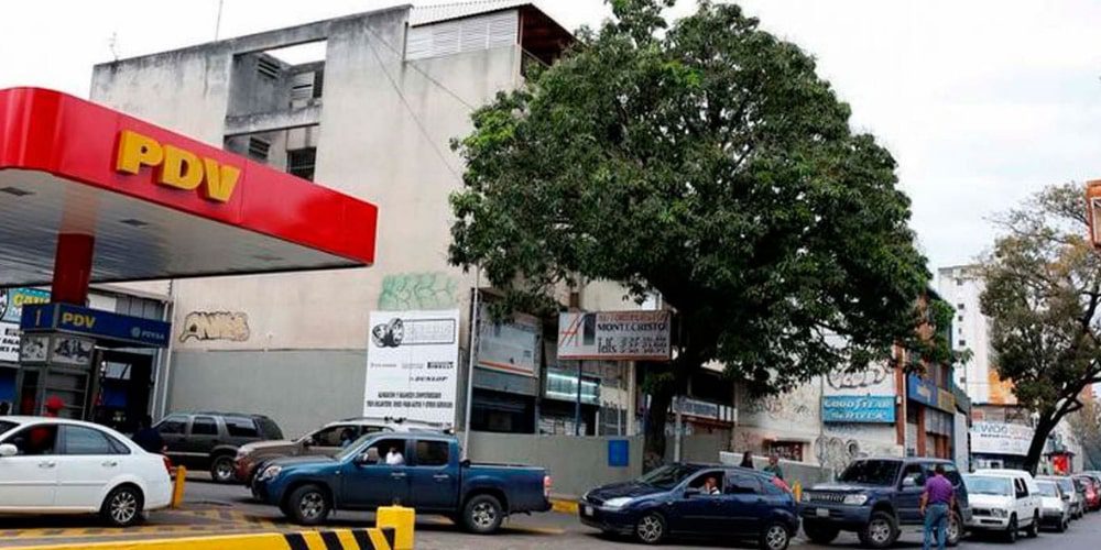 😮 Venezuela: regresan las largas colas para recargar gasolina 😮