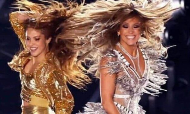 ✌ Estas fotos del Súper Bowl desmienten que J-Lo y Shakira son enemigas ✌