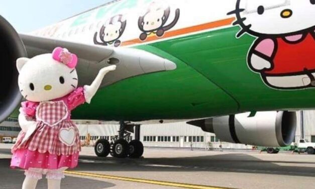 ✌ Avión inspirado en Hello Kitty para las fanáticas de este personaje ✌