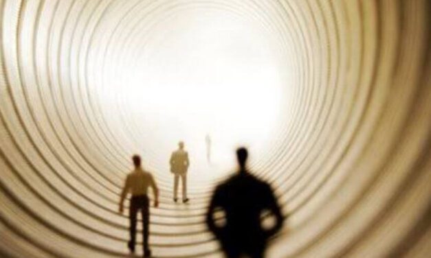 😮 3 Impresionantes casos de personas que descubrieron sus vidas pasadas 😮