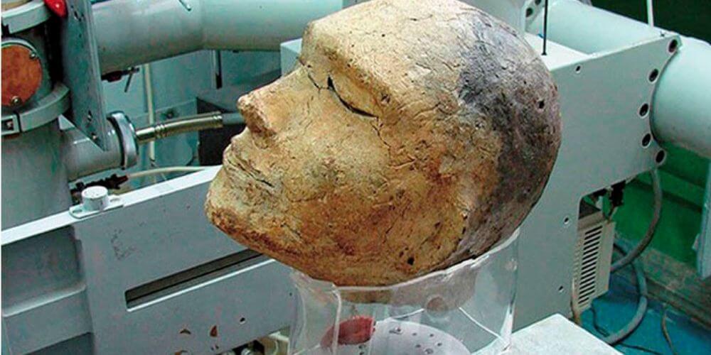 cabeza-humana-de-2100-años-tenia-restos-de-una-oveja-dentro-arqueologos-hallazgo-movidatuy.com