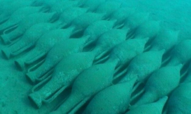 ✌ Increíble bodega en el fondo del mar guarda todos sus vinos ✌