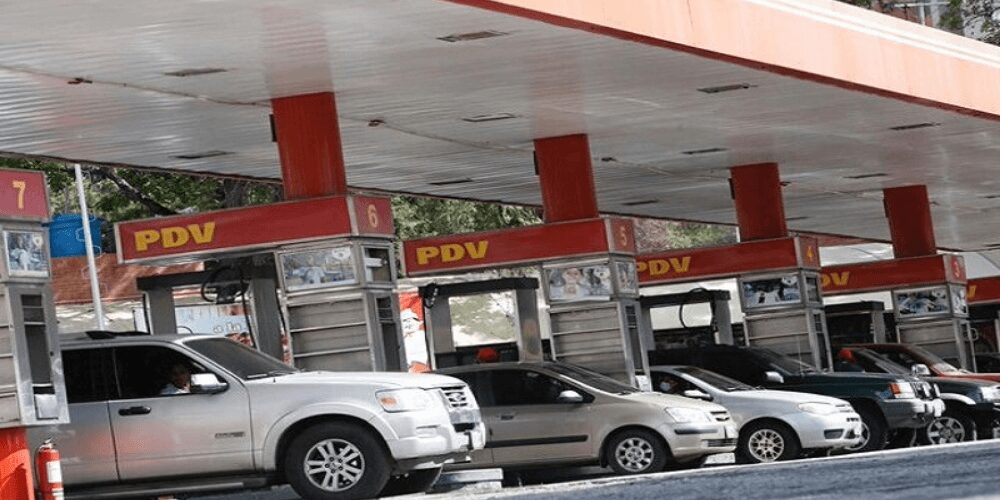 Cómo-pagar-gasolina-con-Bolívares-Dólares-y-Petros-combustible-movidatuy.com