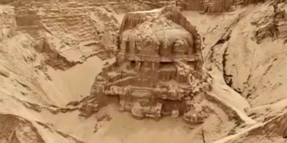 ✌ Descubren un templo hindú que se encontraba enterrado en la arena ✌