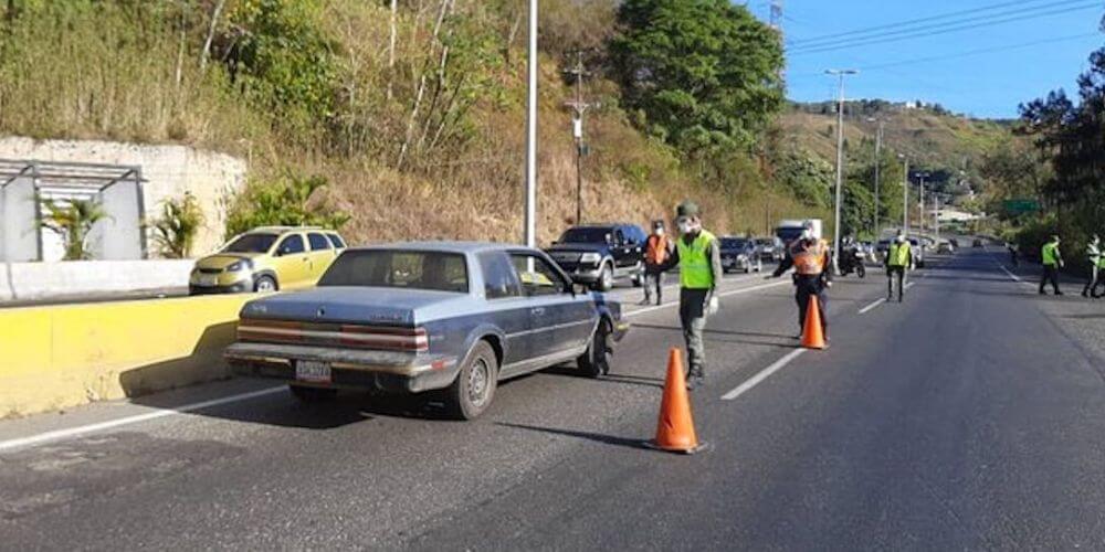 ✅ Instalan alcabalas para restringir el acceso entre municipios en Valles del Tuy ✅
