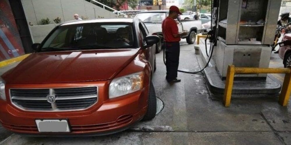 para-llenar-tanque-de-gasolina-se-necesitaran-entre-20-y-35$-en-Venezuela-nacionales-movidatuy.com