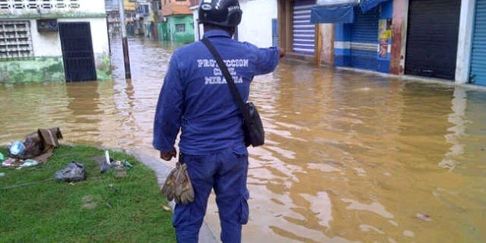 fuertes-lluvias-provocaron-derrumbes- inundaciones-apagones-miranda-regionales-movidatuy.com