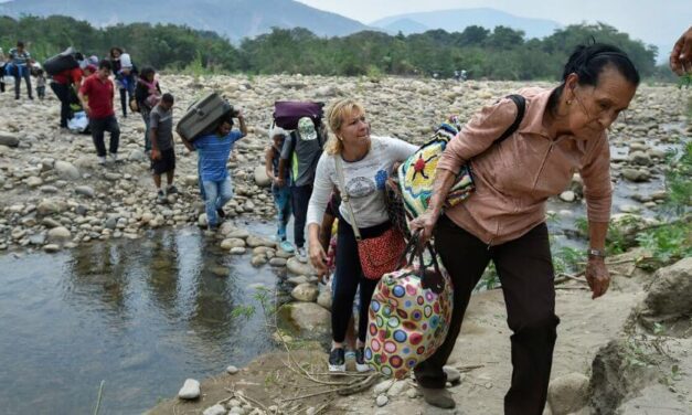 😮 Grupo de delincuencia organizada se dedica a pasar connacionales por la frontera 😮