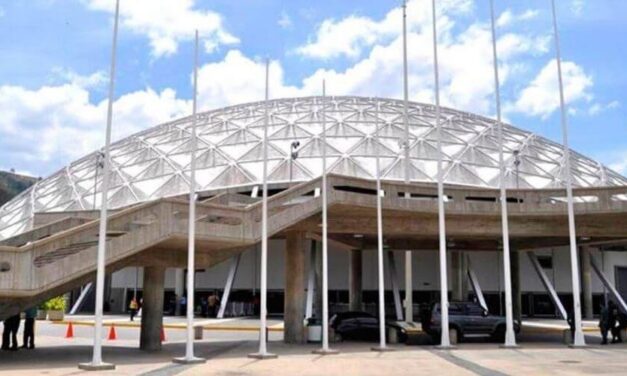 ✅ Instalan 300 cubículos en el Poliedro de Caracas para atender casos de Covid-19 ✅