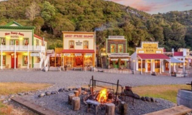 ✌ Ponen en venta un pueblo de vaqueros, podrás vivir en el viejo oeste ✌