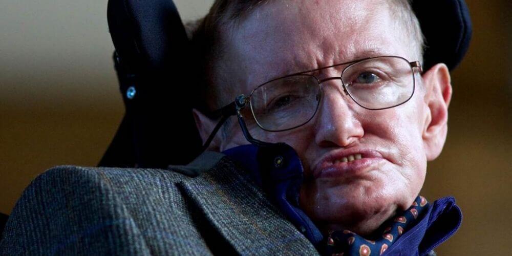 ✅ Stephen Hawking hizo la advertencia, aquí tenemos al virus ✅