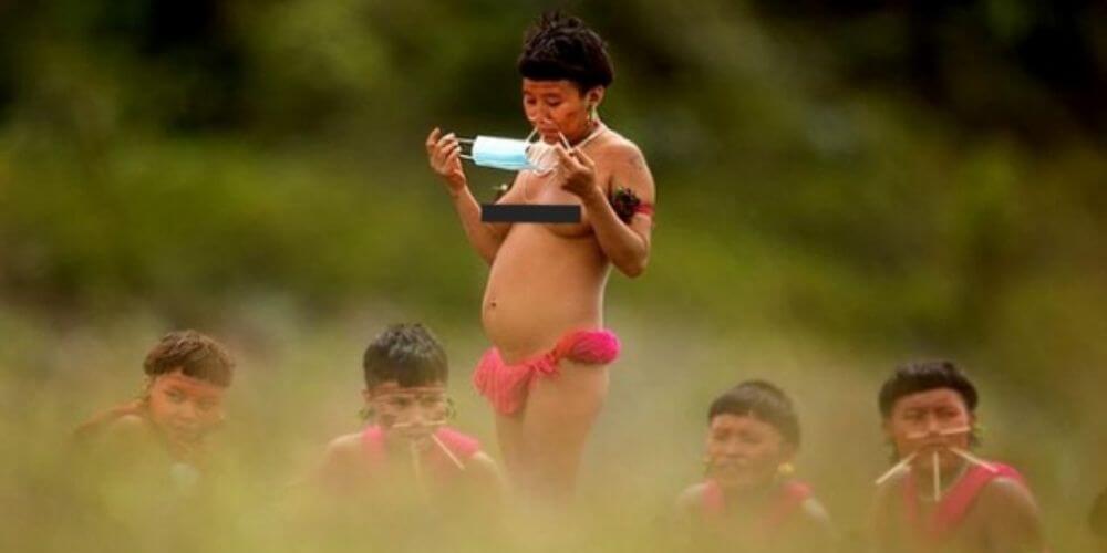 coronavirus-llega-a-los-indigenas-del-amazonas-y-queda-plasmado-en-fotos-mujer-indigena-movidatuy.com