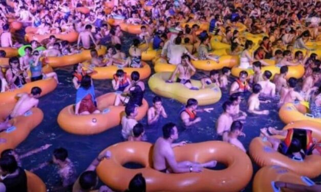 😮 Fiesta en Wuhan a lo loco y sin distanciamiento genera polémica 😮