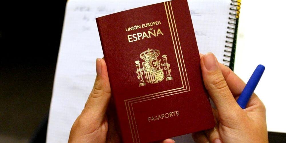 guia-practica-para-optar-por-la-nacionalidad-española-internacionales-movidatuy.com