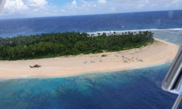 ✌ Rescatan a náufragos tras dar una señal de SOS en la arena de una isla ✌