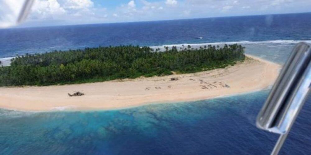 ✌ Rescatan a náufragos tras dar una señal de SOS en la arena de una isla ✌