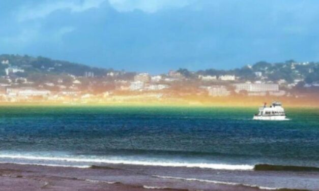 ✌ Aparece un extraño arcoíris de forma horizontal tras una tormenta ✌