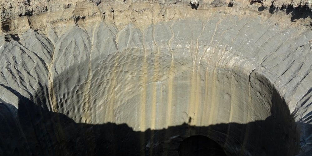 en-siberia-se-producen-gigantes-crateres-de-50-metros-de-profundidad-crater-gas-metano-yamal-movidatuy.com