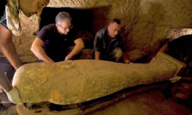 ✌ Increíble hallazgo de 27 sarcófagos egipcios enterrados hace miles de años ✌