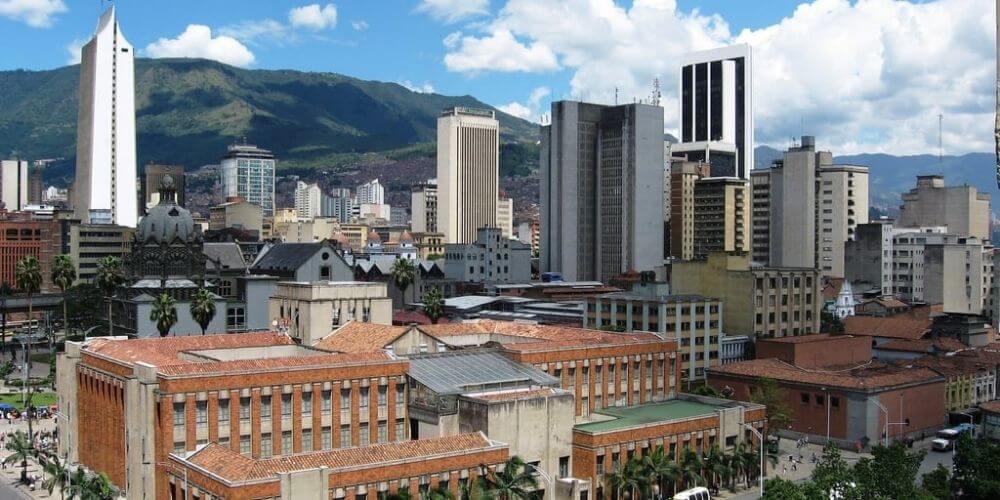 ✅ ¿Cuánto cuesta vivir en la ciudad de Medellín, Colombia? ✅