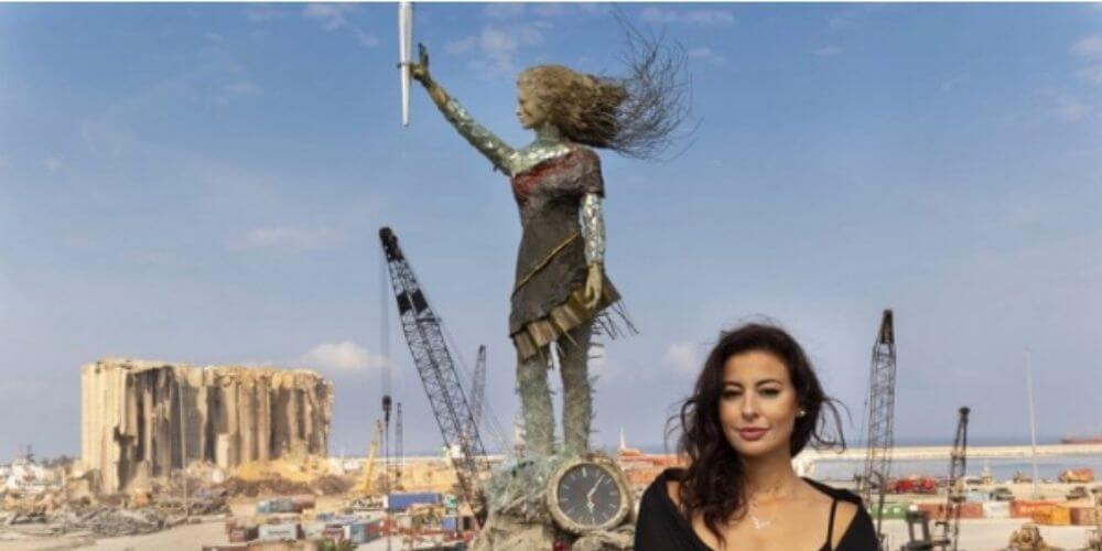 ✌️ Ingeniosa artista libanesa creó una escultura con las cenizas de la explosión en Beirut ✌️