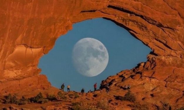 ✌️ Un fotógrafo captó el “Ojo de la Luna” en un maravilloso paisaje ✌️
