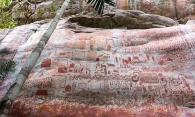 ✌️ Hacen un increíble hallazgo de un gigantesco muro de pinturas prehistóricas ✌️