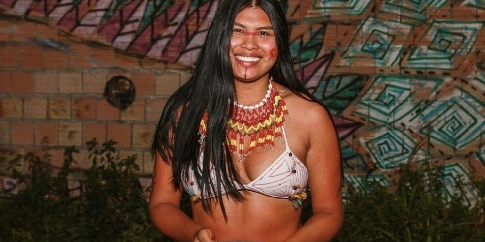 influencer-indigena-muestra-sus-costumbres-amazonicas-en-sus-redes-sociales-ira-maragua-movidatuy.com