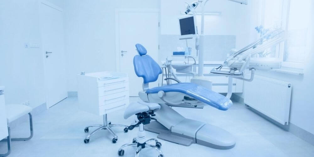 pasos-para-abrir-una-clinica-dental-en-colombia-consultorio-instalaciones-movidatuy.com
