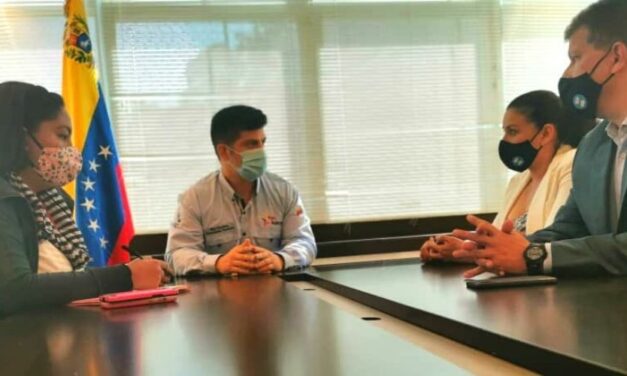 ✅ Directivos de Simple TV fueron citados por el Ministerio de Comercio ✅
