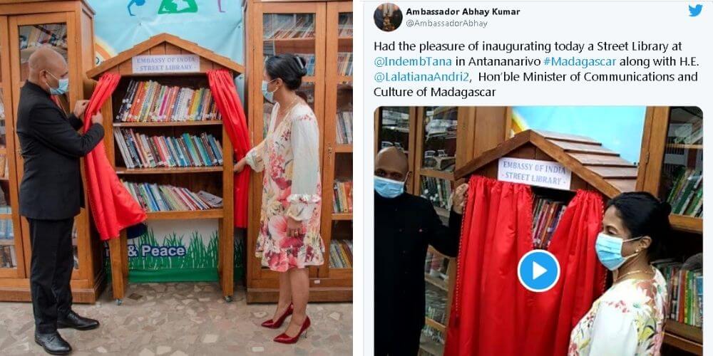 inauguran-una-biblioteca-callejera-en-la-embajada-de-la-india-en-madagascar-embajador-cuenta-twitter-movidatuy.com