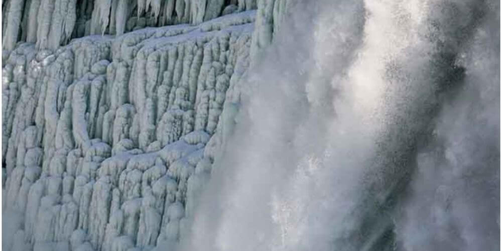 😮 Las cataratas de Niágara se congelaron por intensa ola de frío en E.E.U.U. 😮