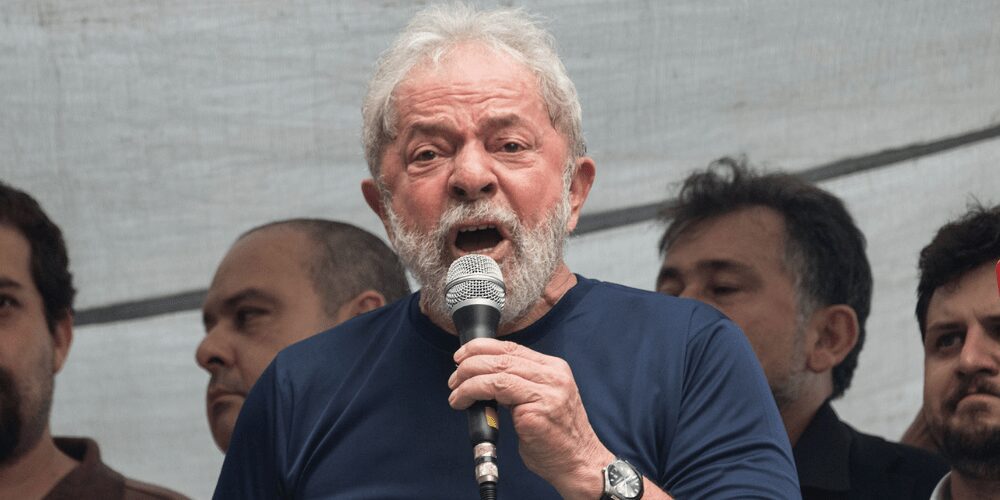Ex presidente Lula Da Silva reaparece e inicia su campaña
