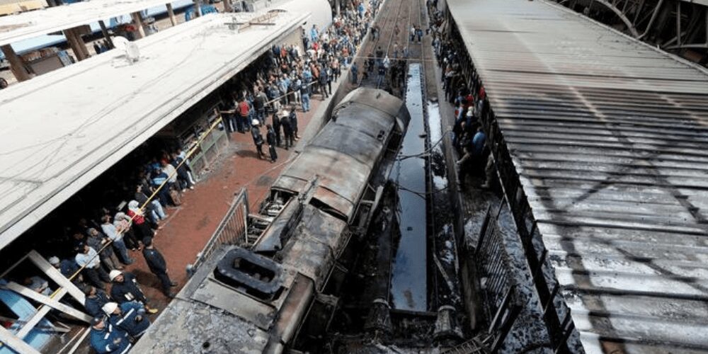 egipto-choque-brutal-de-dos-trenes-deja-muertos-y-heridos-egipto-accidente-movidatuy.com