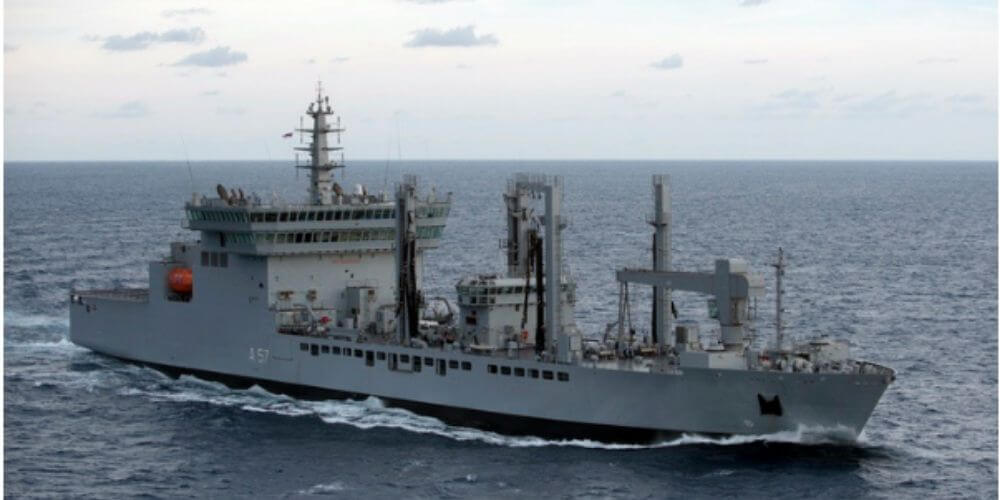 en-india-por-primera-vez-despliega-a-cuatro-mujeres-en-buques-de-guerra-navales-buque-guerra-movidatuy.com